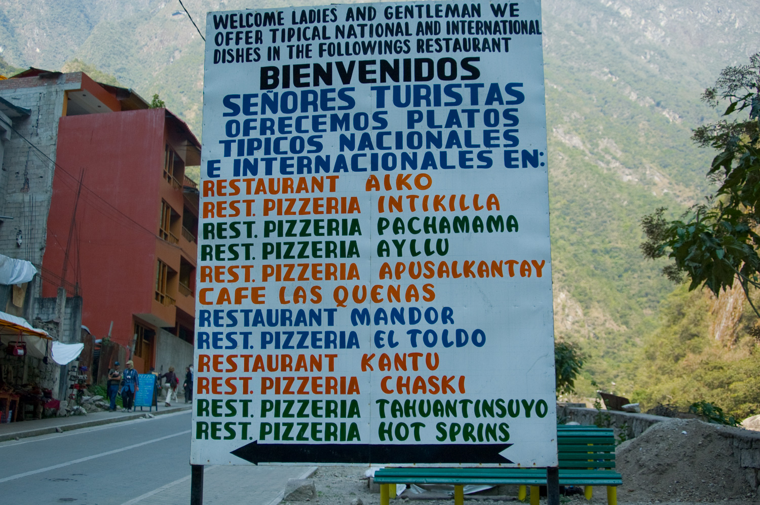 Pizza, pizza, pizza in Aguas Calientas